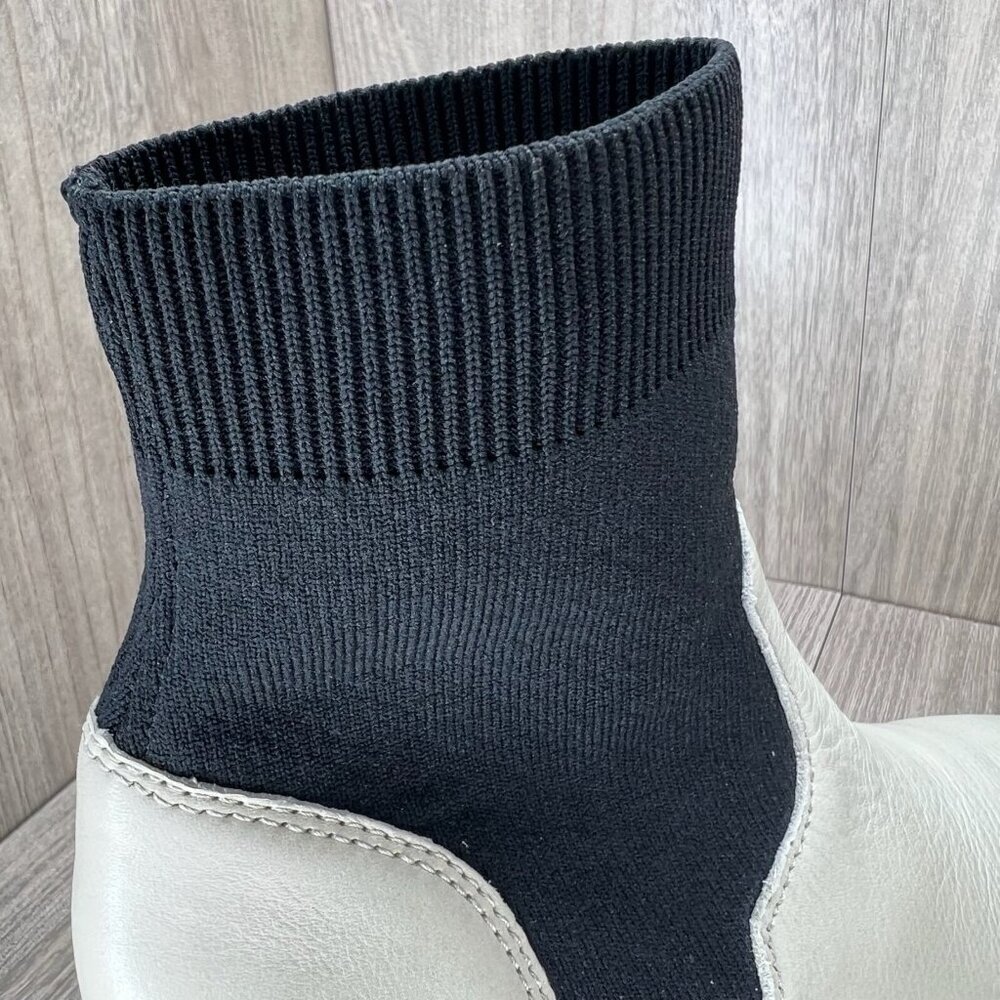 FRYE LILA Sock Short Ankle Boots Womens Size 7 Pull On Pointed Toe Off White - Picture 8 of 13